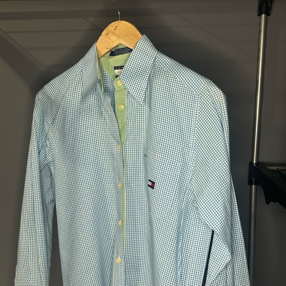 Tommy Hilfiger, women’s button down shirt. Size 4